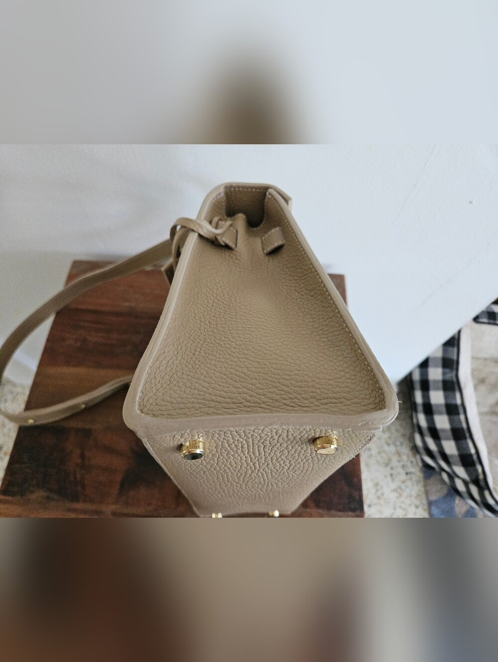Teddy Blake Ava Taupe Leather Top-Handle Women's Bag with Gold Hardware - Picture 5 of 9